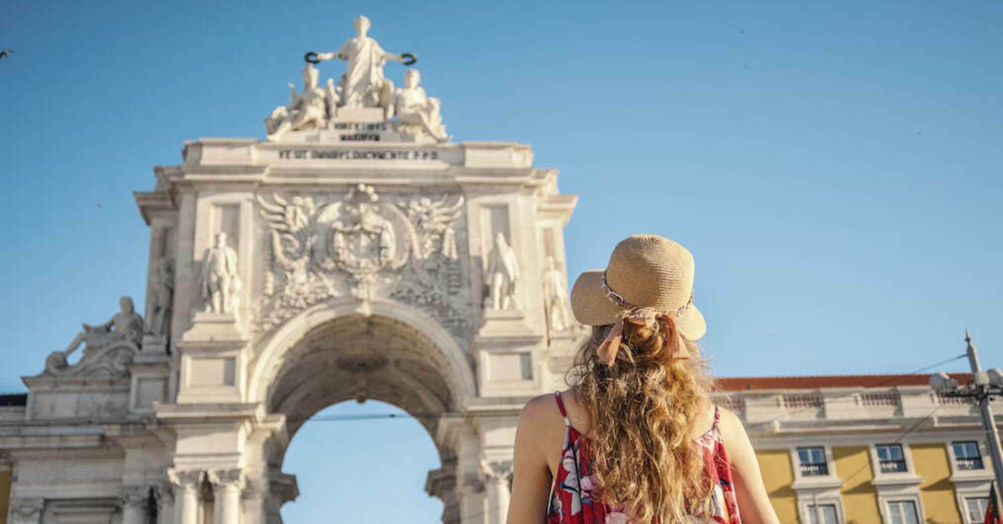 How to obtain a residence permit in Portugal in 2024?